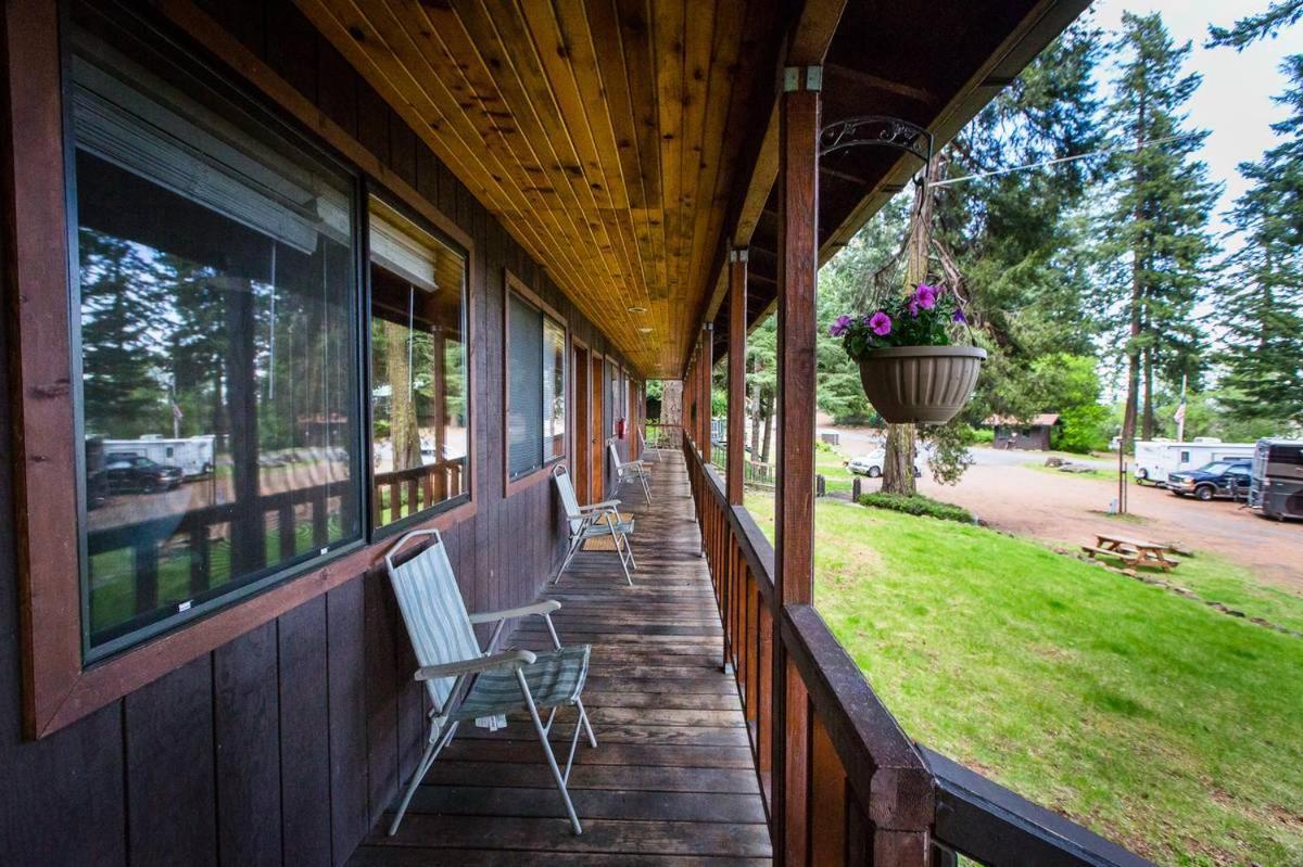 Crater Lake Gateway-Rocky Point Resort Klamath Falls Exterior photo