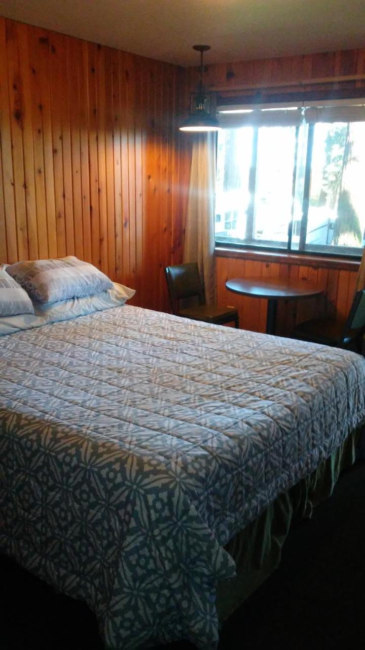 Crater Lake Gateway-Rocky Point Resort Klamath Falls Room photo